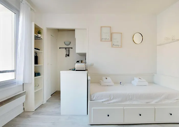 Modern - 2p - Faubourg Saint Antoine 11th Arr