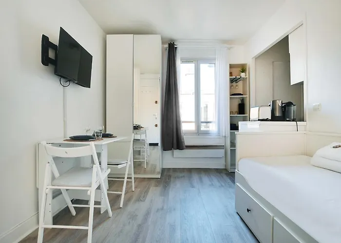 Modern - 2p - Faubourg Saint Antoine 11th Arr * Parijs